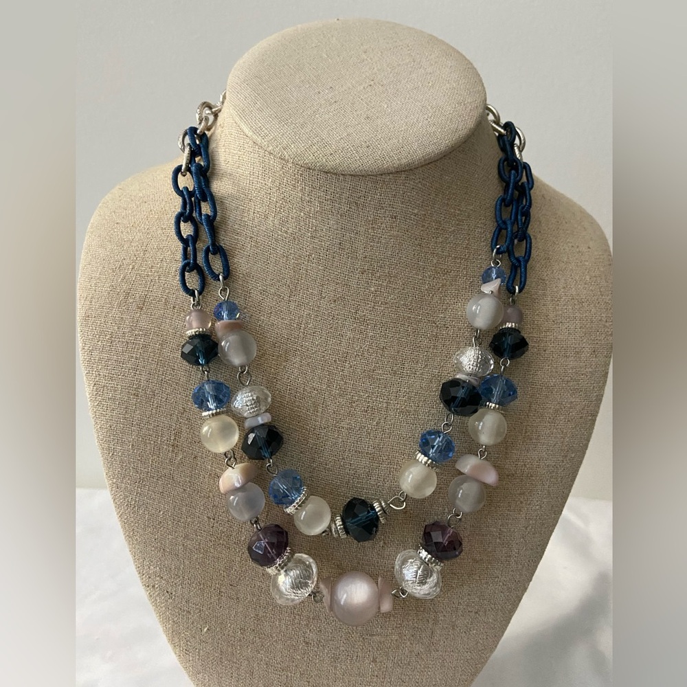 HANDMADE BEADED NECKLACE